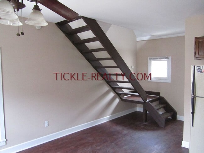 property at 9 Lafayette Pl