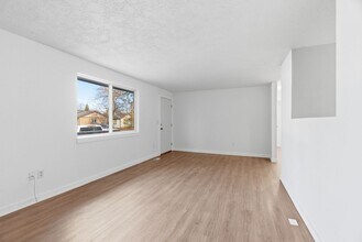 712 E Longfellow Ave in Spokane, WA - Building Photo - Building Photo