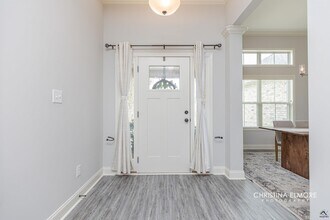 214 Creek Ridge Dr in Warner Robins, GA - Foto de edificio - Building Photo