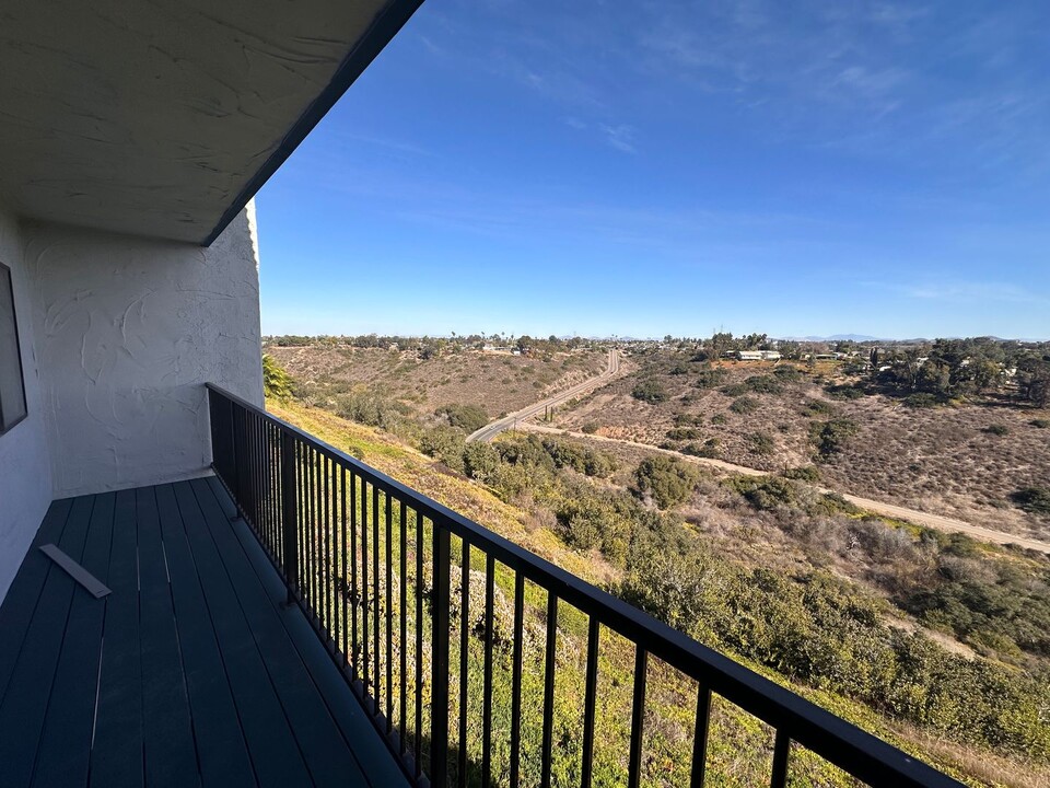 2963 Cowley Way in San Diego, CA - Building Photo