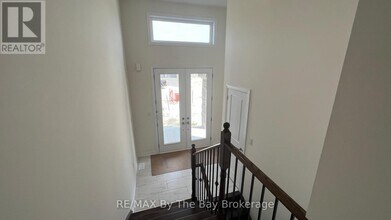 7 Rosanne Cir in Wasaga Beach, ON - Building Photo - Building Photo