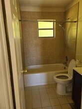 1307 54th Ave E in Bradenton, FL - Foto de edificio - Building Photo