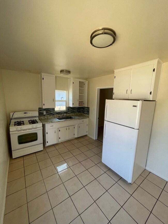 829-831 10th St in Imperial Beach, CA - Building Photo - Building Photo