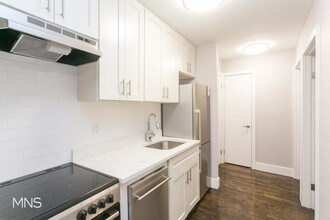 416 W 23rd St-Unit -4-C in New York, NY - Building Photo - Building Photo