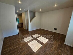 1205-1207 NE Monroe St in Pullman, WA - Foto de edificio - Building Photo