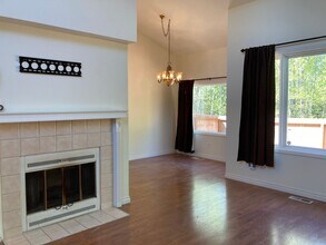 1907 Parkview Cir in Anchorage, AK - Building Photo - Building Photo