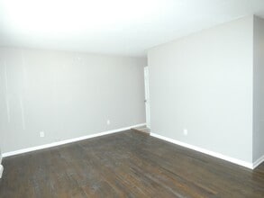 4700 N Bristol Ave in Kansas City, MO - Building Photo - Building Photo