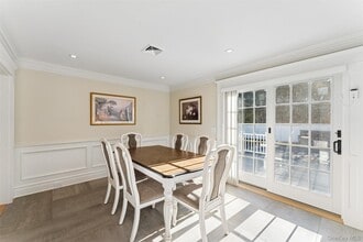 275 Mill Rd in Westhampton Beach, NY - Building Photo - Building Photo