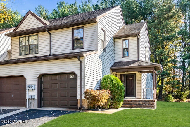 438 Oak Knoll Dr in Englishtown, NJ - Building Photo - Building Photo