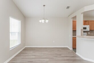 926 Summer Breeze Dr in Brandon, FL - Building Photo - Building Photo