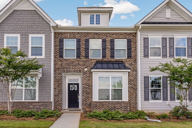 property at 4 Medway Ct