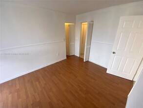 6995 NW 186th St in Hialeah, FL - Building Photo - Building Photo
