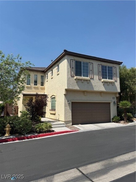 8265 Brilliant Pompon in Las Vegas, NV - Building Photo