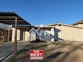 6714 Elk Lake Dr in San Antonio, TX - Building Photo