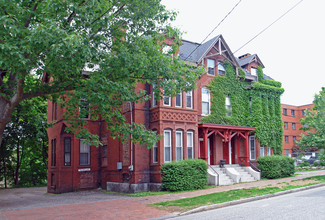 461-463 Cumberland Ave in Portland, ME - Building Photo - Building Photo