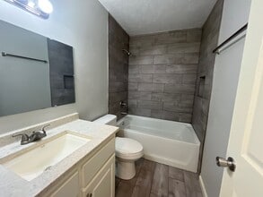 32 Georgian Cv, Unit R in Jackson, TN - Building Photo - Building Photo