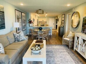 113 1st St E, Unit 103 in Tierra Verde, FL - Building Photo - Building Photo