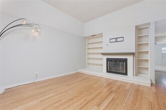 9142 Emberglow Ln in Dallas, TX - Building Photo - Building Photo