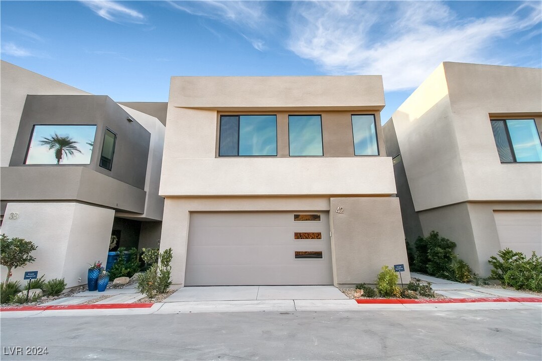 42 Promenade Isle Ln in Henderson, NV - Building Photo