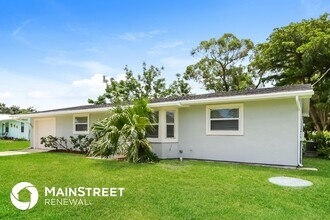890 SW Dalton Ave in Port St. Lucie, FL - Building Photo - Building Photo