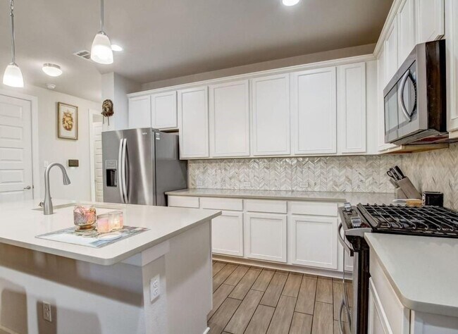 535 Tanda Ln in Hutto, TX - Building Photo - Building Photo
