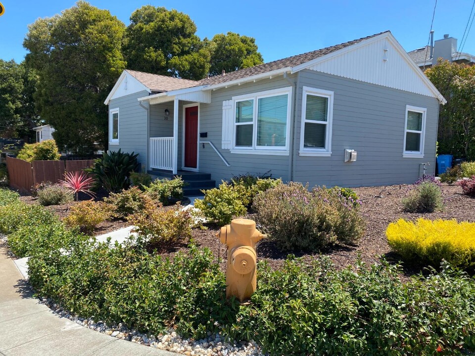 10 Beresford Ct in San Mateo, CA - Building Photo