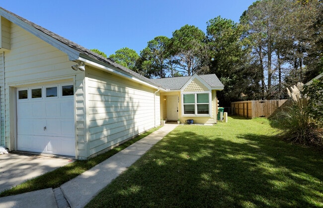 1503 Green Acres Blvd in Fort Walton Beach, FL - Building Photo - Building Photo