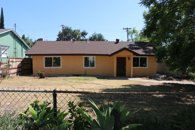 820 W Harriet St in Altadena, CA - Building Photo - Building Photo