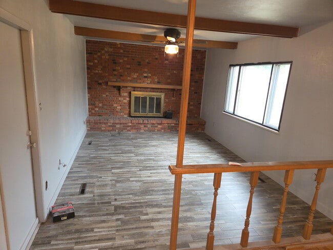 437 S Vaughn Way in Aurora, CO - Building Photo - Building Photo