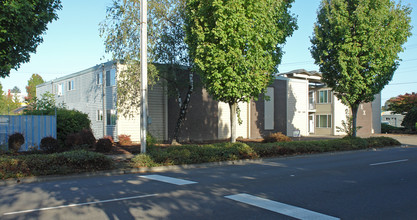 The Rex Apartments in Salem, OR - Building Photo - Building Photo