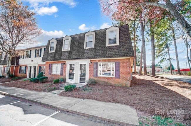 property at 5821 Hunting Ridge Ln