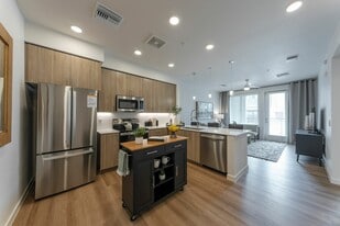 Liv+ Union Peak in Phoenix, AZ - Building Photo