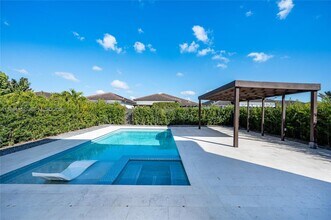 14551 SW 20th St in Miami, FL - Building Photo - Building Photo