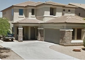 8046 S 54th Ln in Phoenix, AZ - Building Photo