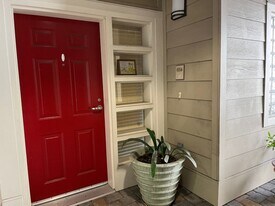 1556 Brunswig Ln in Emeryville, CA - Building Photo
