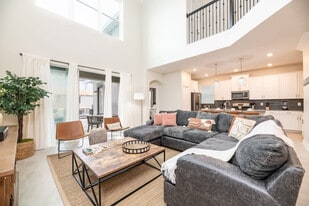 1093 Leader St in Davenport, FL - Building Photo