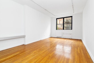 329 W 14th St in New York, NY - Foto de edificio - Building Photo
