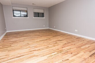 6137 S Indiana Ave, Unit 2 in Chicago, IL - Foto de edificio - Building Photo