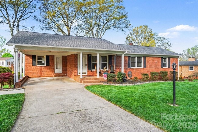 113 Suncrest Rd in Cherryville, NC - Building Photo - Building Photo