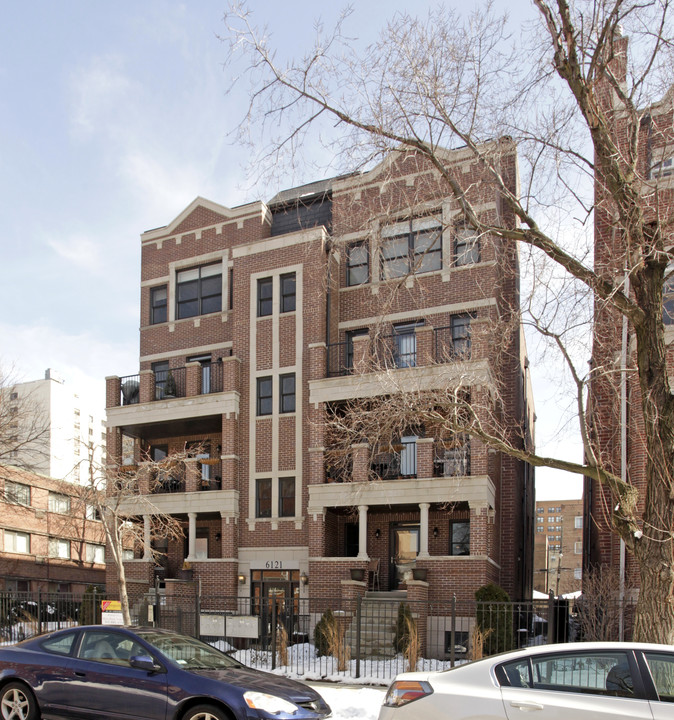 6121 N Winthrop Ave in Chicago, IL - Building Photo