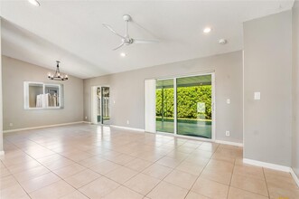 9329 NW 53rd Ct in Sunrise, FL - Foto de edificio - Building Photo