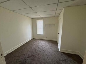 635 Chestnut St, Unit 1 in Pottstown, PA - Foto de edificio - Building Photo