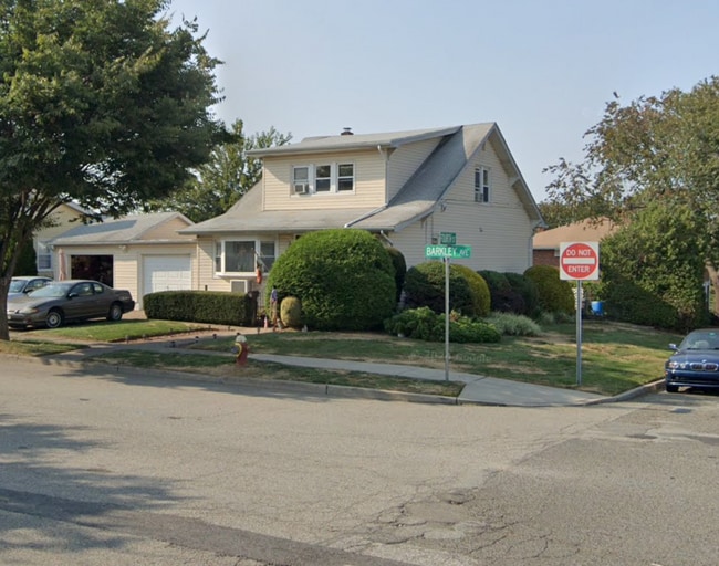 114 Barkley Ave, Unit Flr 2