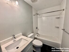 97 Spring St, Unit C6 in Boston, MA - Foto de edificio - Building Photo