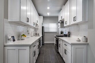 9619 W Olympic in Beverly Hills, CA - Building Photo - Interior Photo