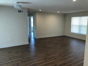 10410 Azalea Dr in Port Richey, FL - Building Photo - Building Photo