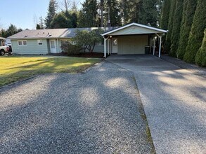 3025 Cedarwood Ave in Bellingham, WA - Building Photo - Building Photo
