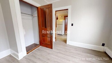 33 Summer St, Unit 4 in Waterville, ME - Building Photo - Building Photo