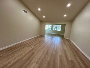 13312 Village 13 in Camarillo, CA - Building Photo - Building Photo