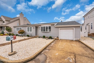 20 Venetian Ct in Toms River, NJ - Building Photo - Building Photo
